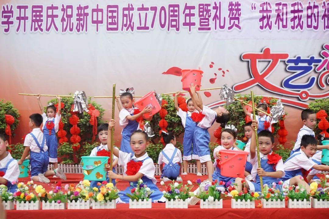 攒了一年的猪皮，今天把它拿来做成“猪皮冻”，这猪皮也太多了吧